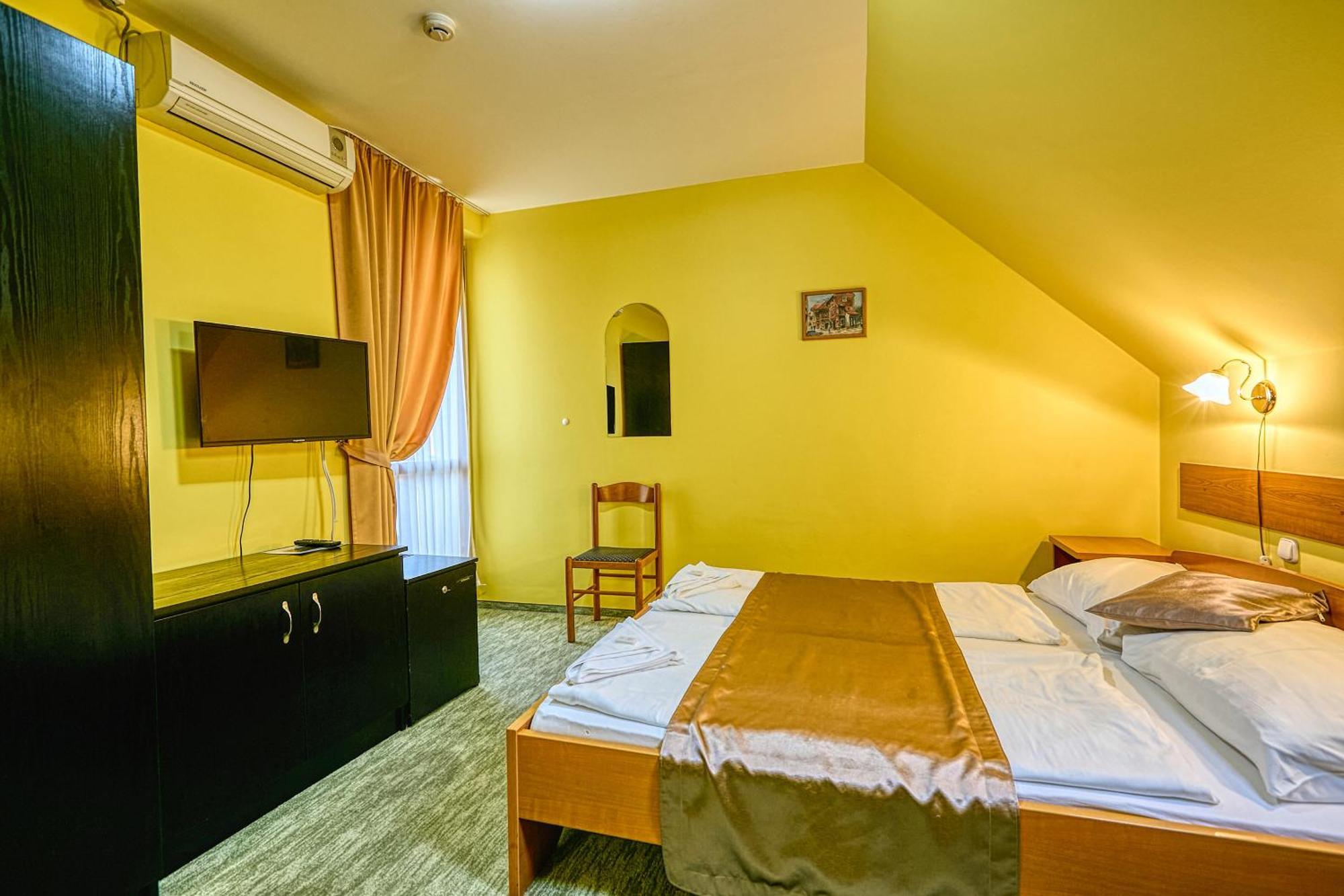 Bed and Breakfast Pihenokereszt Panzio Sopron Zewnętrze zdjęcie