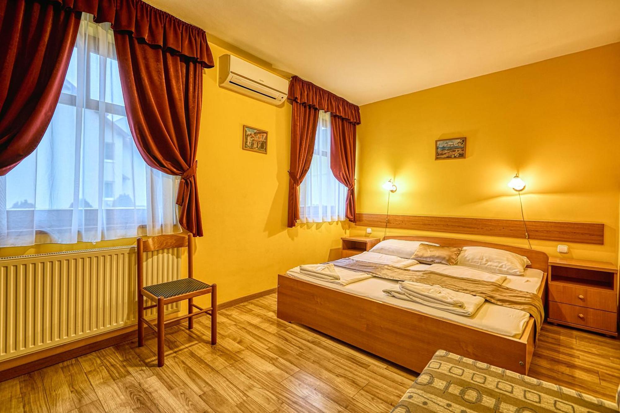 Bed and Breakfast Pihenokereszt Panzio Sopron Zewnętrze zdjęcie