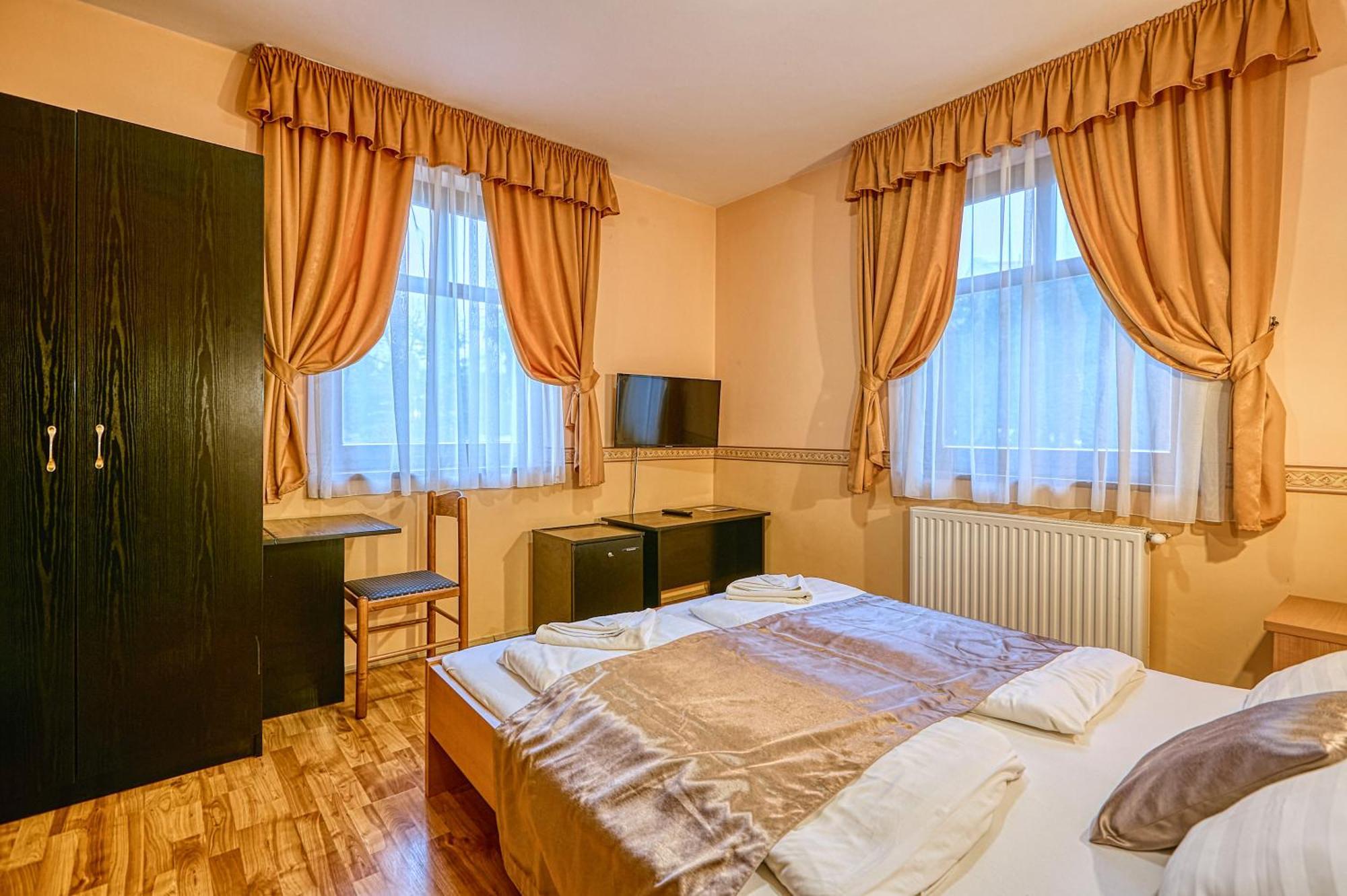 Bed and Breakfast Pihenokereszt Panzio Sopron Zewnętrze zdjęcie
